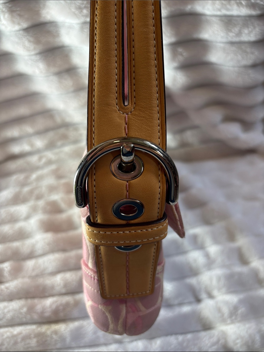 VINTAGE RARE Coach Pink Signature Canvas Shoulder Bag with Tan Leather Trim - Picture 5 of 8